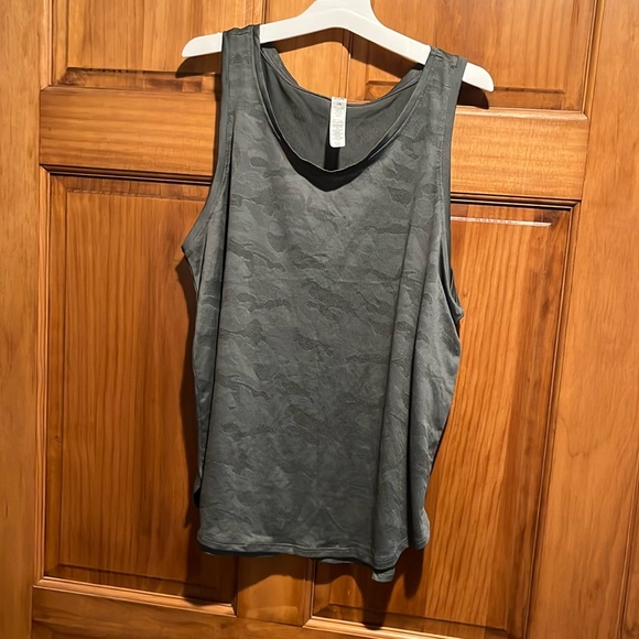 NWT Reebok camo mesh tank top - Picture 1 of 7